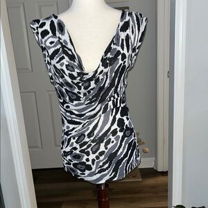 American Dream Gray and White Animal Print Top Size Medium